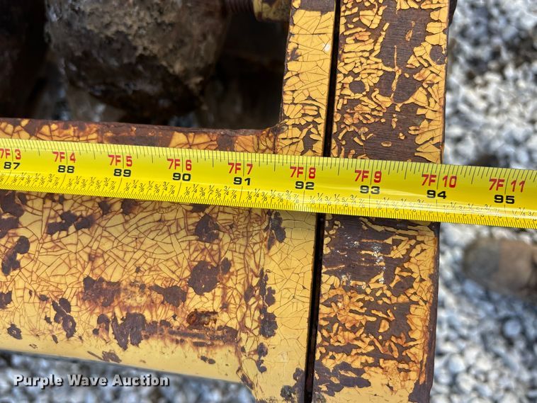 image for item EE4062 1986 Caterpillar CP-553 single drum vibratory roller