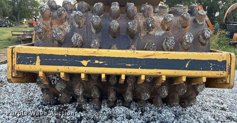 image for item EE4062 1986 Caterpillar CP-553 single drum vibratory roller