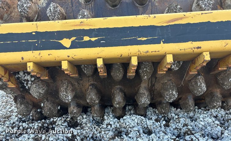 image for item EE4062 1986 Caterpillar CP-553 single drum vibratory roller