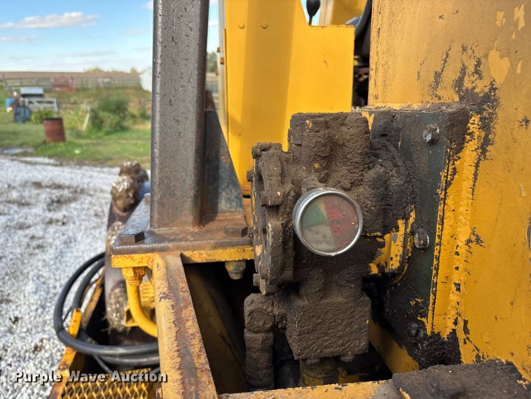 image for item EE4062 1986 Caterpillar CP-553 single drum vibratory roller