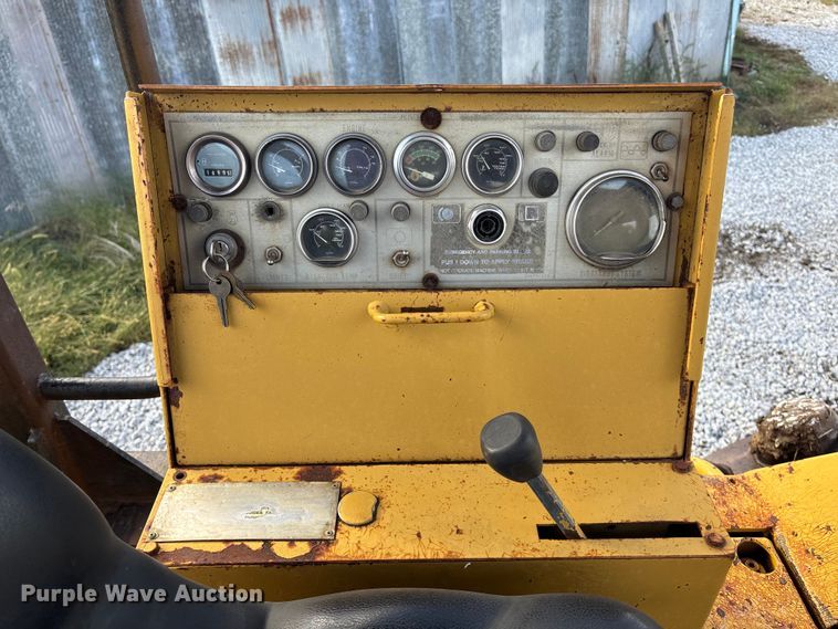 image for item EE4062 1986 Caterpillar CP-553 single drum vibratory roller