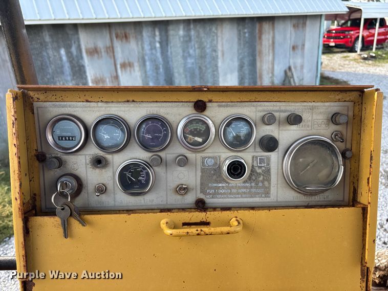 image for item EE4062 1986 Caterpillar CP-553 single drum vibratory roller