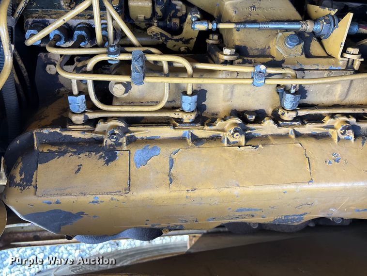 image for item EE4062 1986 Caterpillar CP-553 single drum vibratory roller