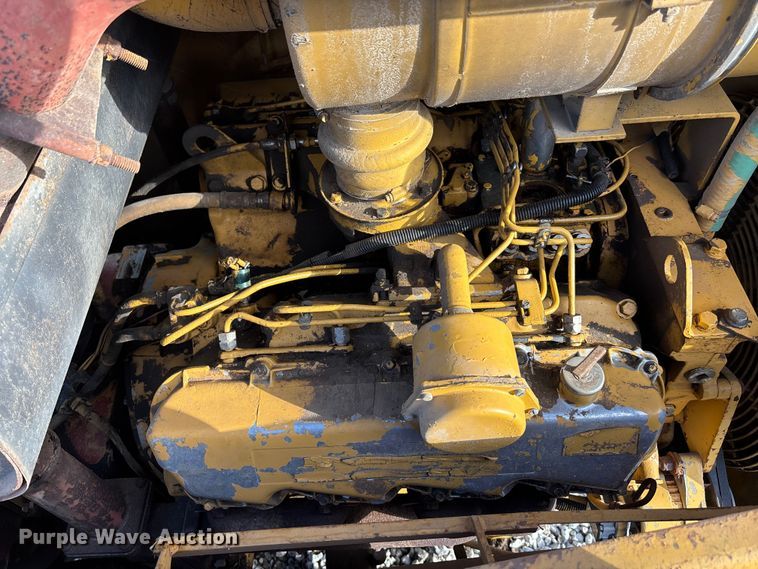 image for item EE4062 1986 Caterpillar CP-553 single drum vibratory roller