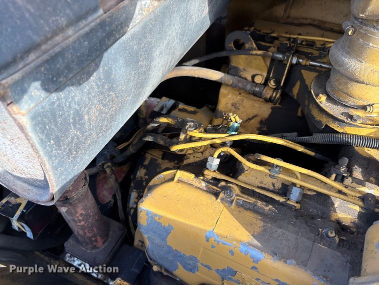 image for item EE4062 1986 Caterpillar CP-553 single drum vibratory roller