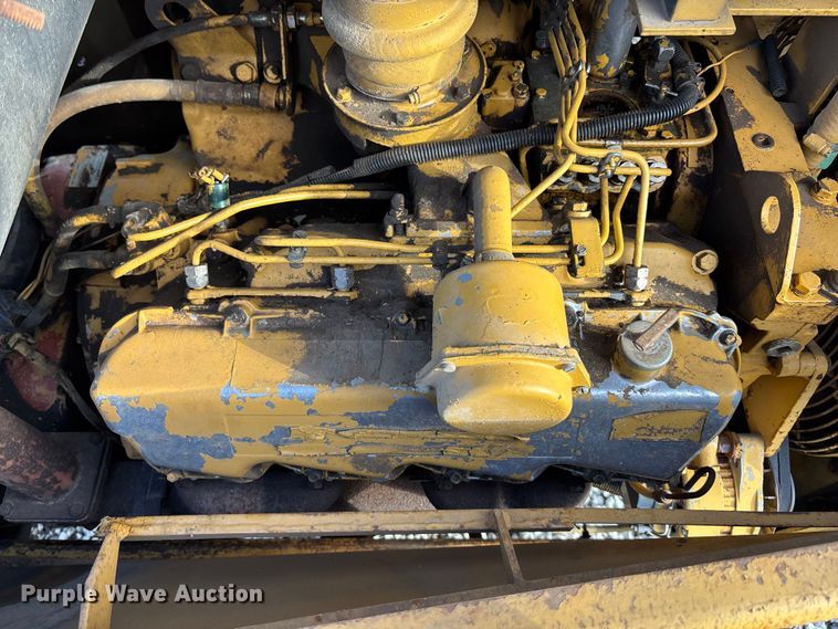 image for item EE4062 1986 Caterpillar CP-553 single drum vibratory roller