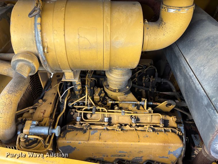 image for item EE4062 1986 Caterpillar CP-553 single drum vibratory roller