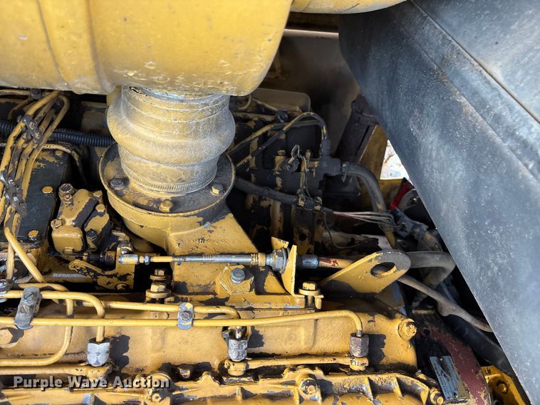 image for item EE4062 1986 Caterpillar CP-553 single drum vibratory roller