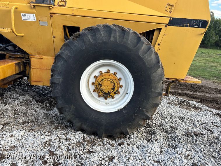 image for item EE4062 1986 Caterpillar CP-553 single drum vibratory roller