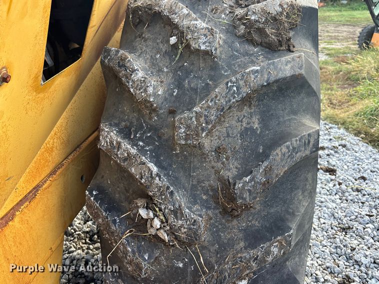 image for item EE4062 1986 Caterpillar CP-553 single drum vibratory roller