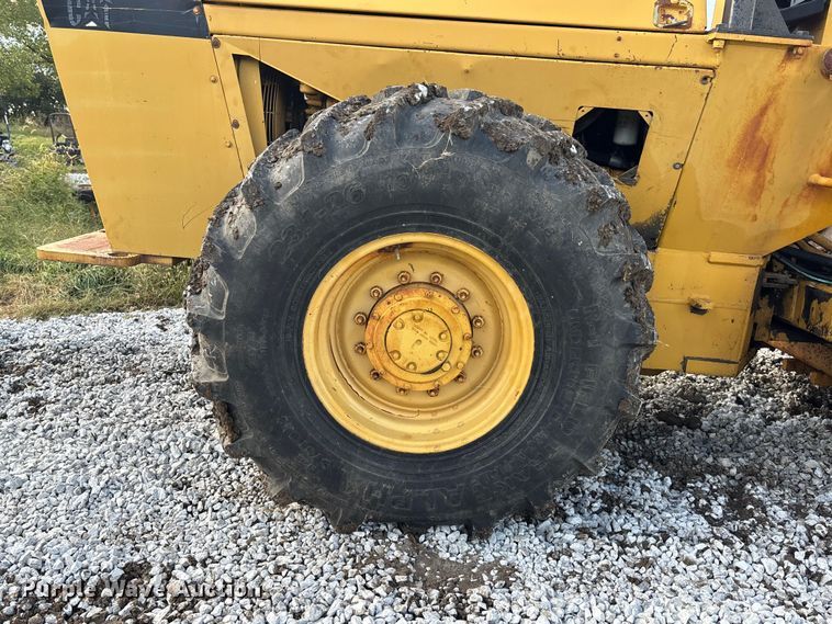 image for item EE4062 1986 Caterpillar CP-553 single drum vibratory roller