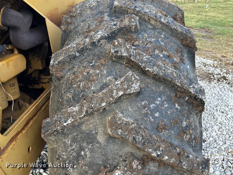 image for item EE4062 1986 Caterpillar CP-553 single drum vibratory roller