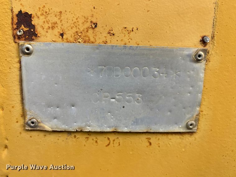 image for item EE4062 1986 Caterpillar CP-553 single drum vibratory roller