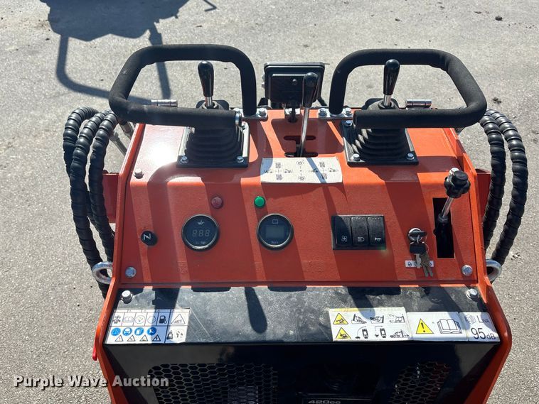 image for item EE4081 2025 SDLOOL SL36C compact utility loader