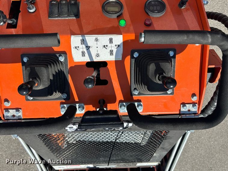 image for item EE4081 2025 SDLOOL SL36C compact utility loader