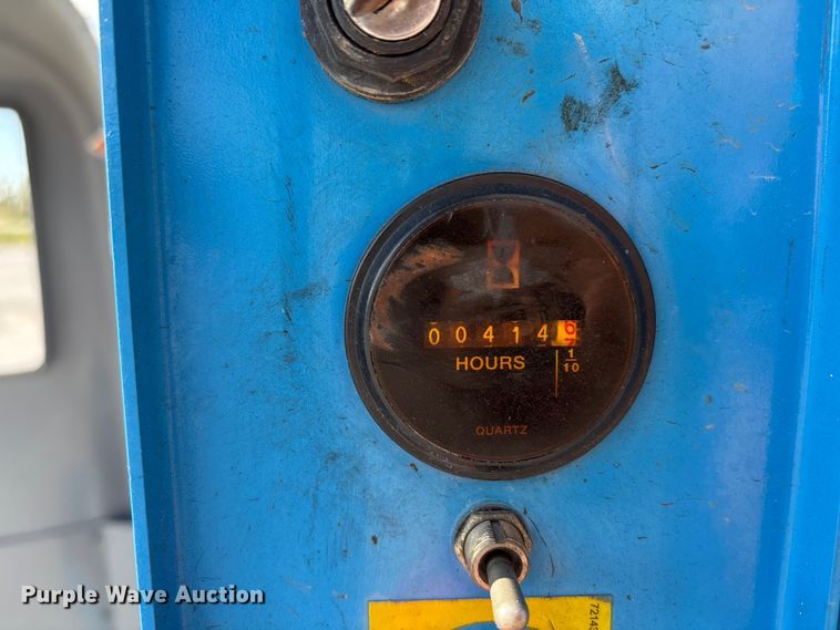 image for item EE4084 2007 Genie GR12 vertical lift