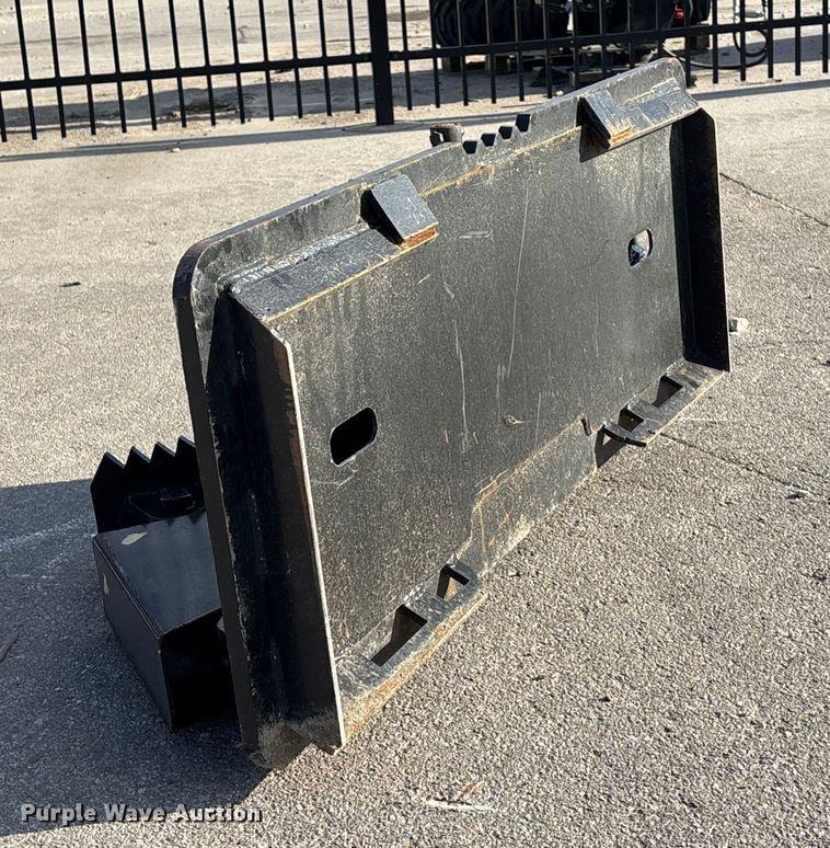 image for item EE4091 Kit containers QTTP skid steer tree puller