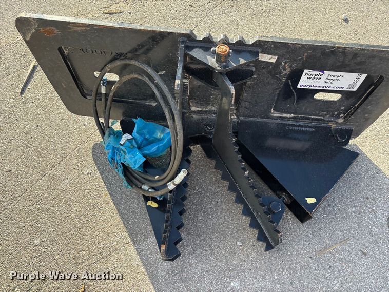 image for item EE4091 Kit containers QTTP skid steer tree puller