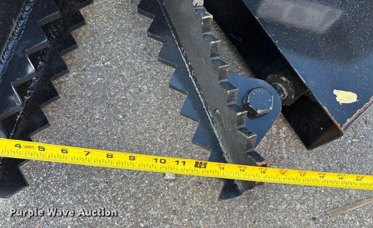 image for item EE4091 Kit containers QTTP skid steer tree puller