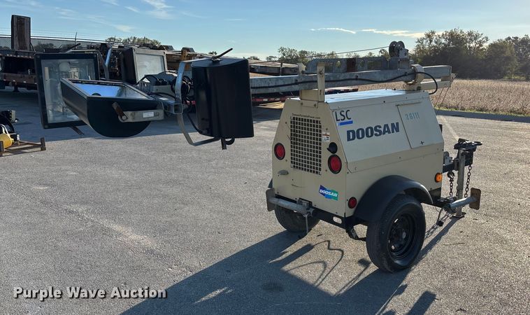 image for item EE4097 2015 Doosan LSC light plant