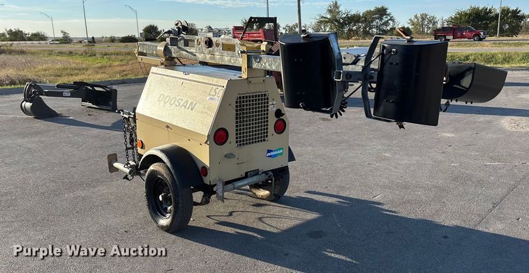 image for item EE4097 2015 Doosan LSC light plant