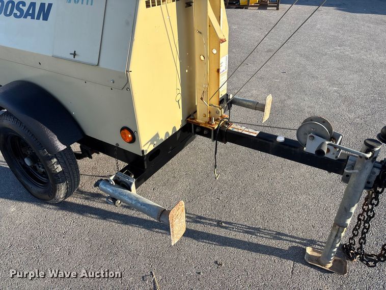 image for item EE4097 2015 Doosan LSC light plant