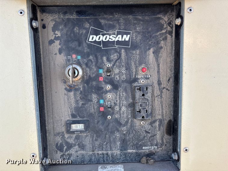 image for item EE4097 2015 Doosan LSC light plant