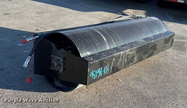 image for item EE4098 2025 GIYI GY-VR72 skid steer vibratory roller