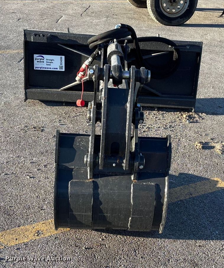 image for item EE4099 2025 Landhonor BH-12-72D skid steer backhoe