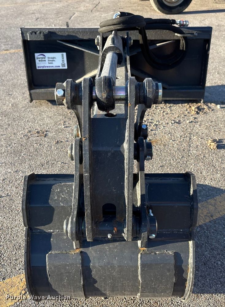 image for item EE4099 2025 Landhonor BH-12-72D skid steer backhoe