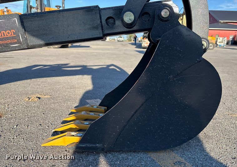 image for item EE4099 2025 Landhonor BH-12-72D skid steer backhoe