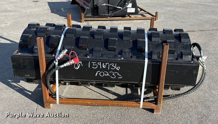 image for item EE4103 2025 GIYI CW59 skid steer vibrator drum roller