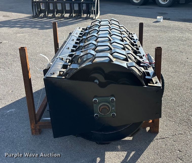 image for item EE4103 2025 GIYI CW59 skid steer vibrator drum roller