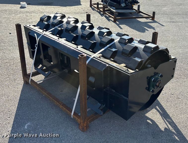 image for item EE4103 2025 GIYI CW59 skid steer vibrator drum roller