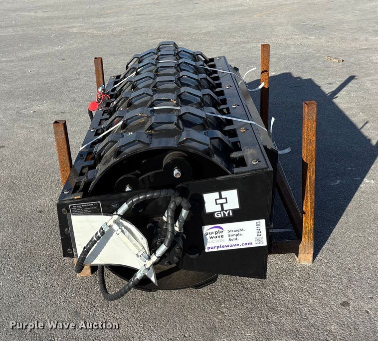 image for item EE4103 2025 GIYI CW59 skid steer vibrator drum roller