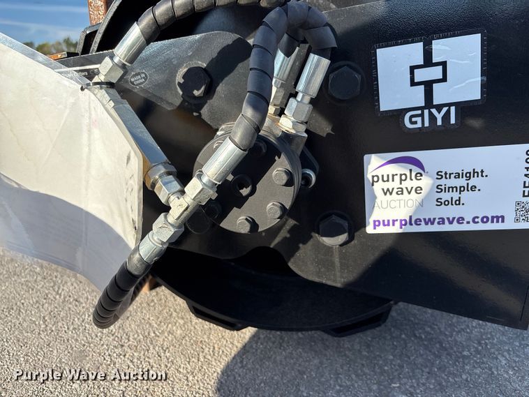 image for item EE4103 2025 GIYI CW59 skid steer vibrator drum roller