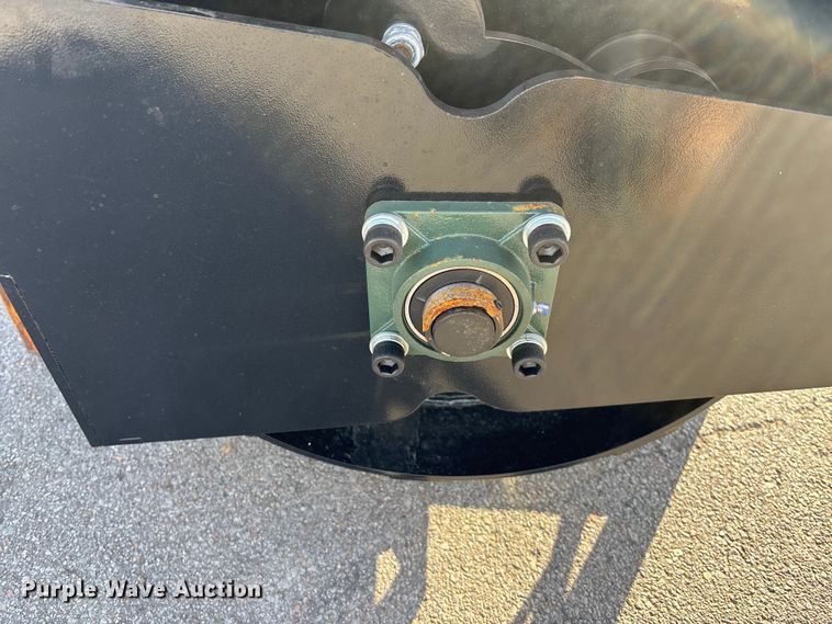 image for item EE4103 2025 GIYI CW59 skid steer vibrator drum roller