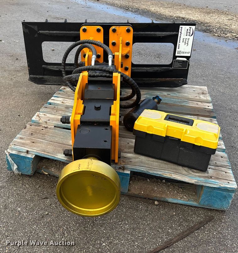 image for item EE4147 2024 Skid steer 680 skid steer post driver