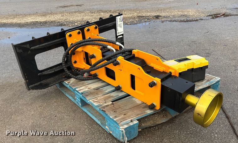 image for item EE4147 2024 Skid steer 680 skid steer post driver