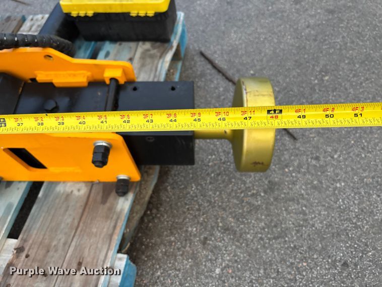 image for item EE4147 2024 Skid steer 680 skid steer post driver