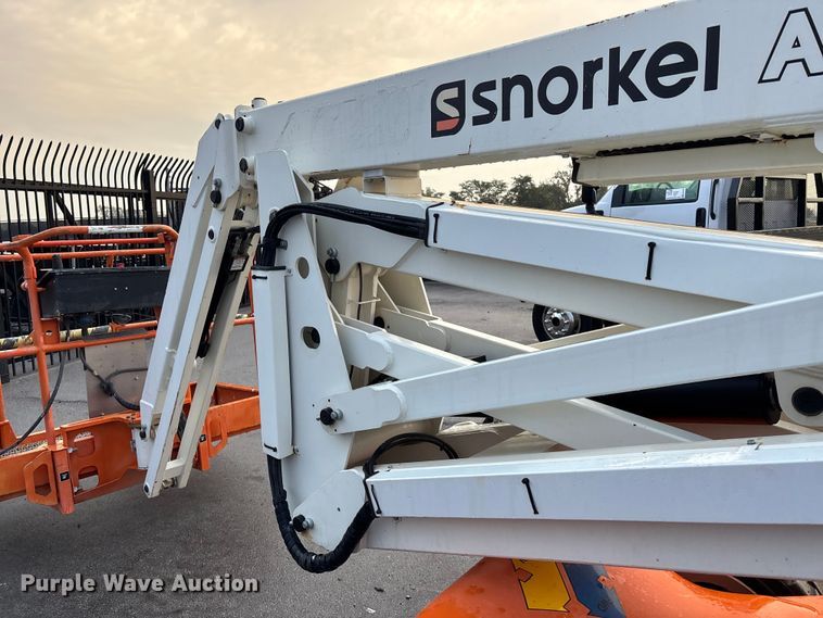 image for item EE4148 2016 Snorkel 846JE boom lift