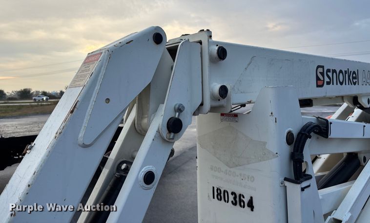 image for item EE4148 2016 Snorkel 846JE boom lift