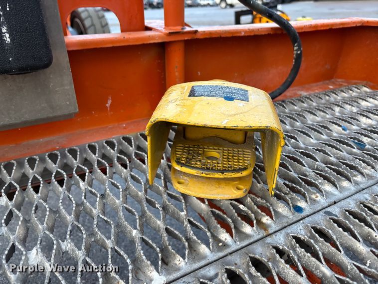 image for item EE4148 2016 Snorkel 846JE boom lift