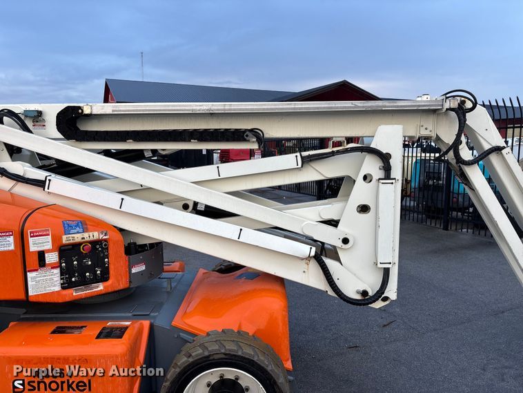 image for item EE4148 2016 Snorkel 846JE boom lift