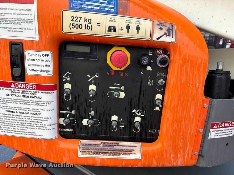 image for item EE4148 2016 Snorkel 846JE boom lift