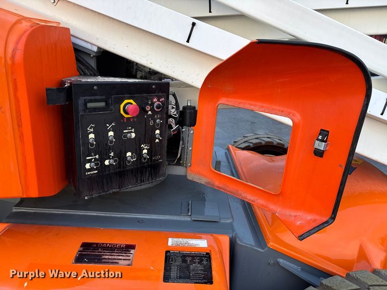 image for item EE4148 2016 Snorkel 846JE boom lift