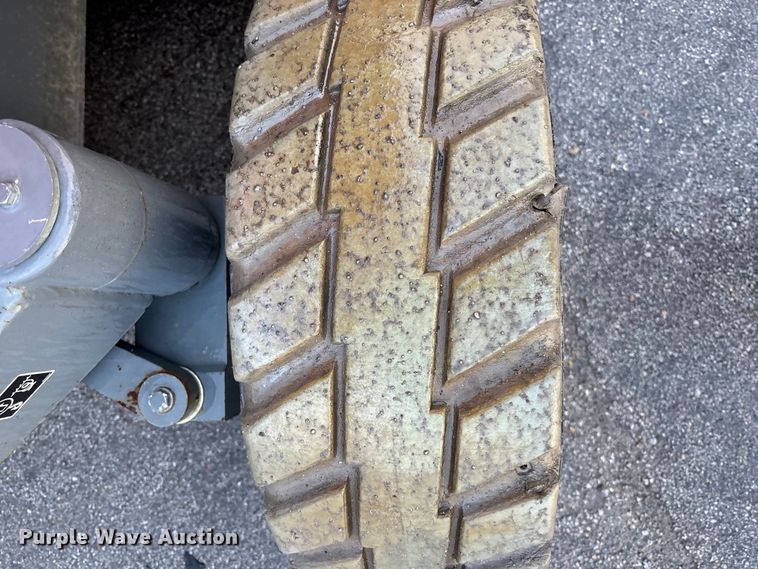 image for item EE4148 2016 Snorkel 846JE boom lift