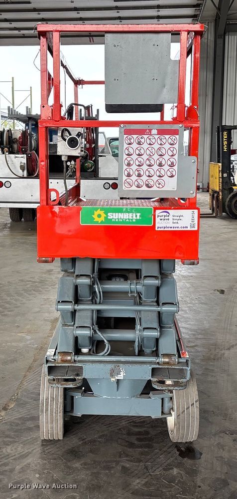 image for item EE4154 2004 Skyjack SJIII 3226 scissor lift