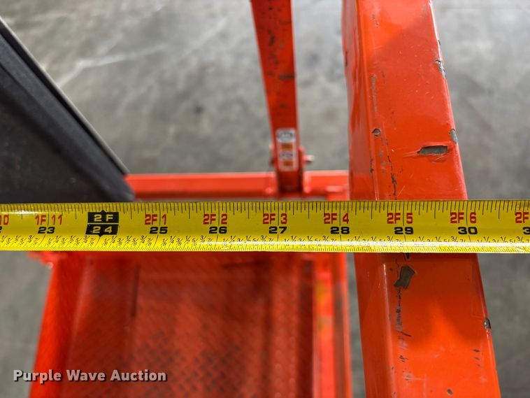 image for item EE4154 2004 Skyjack SJIII 3226 scissor lift