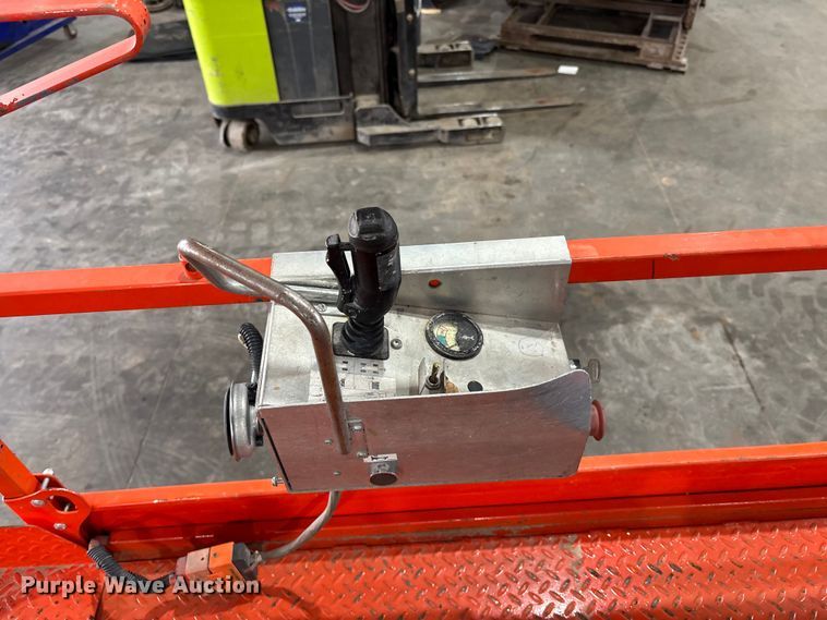 image for item EE4154 2004 Skyjack SJIII 3226 scissor lift